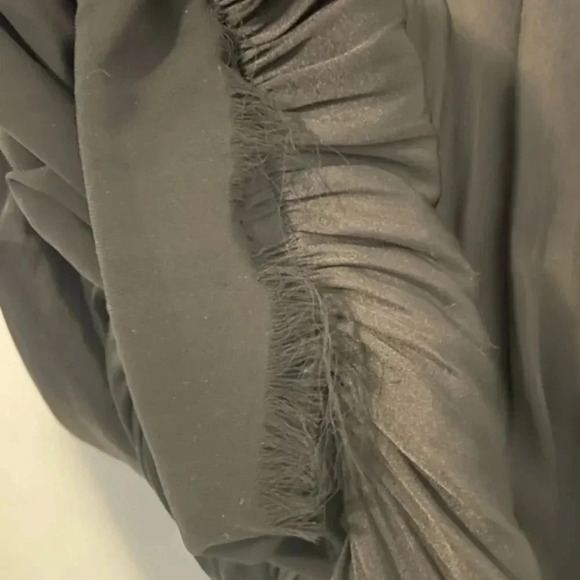 ASTR The Label Black Bubble Hem Puff Sleeve V Neck Top - Picture 6 of 6